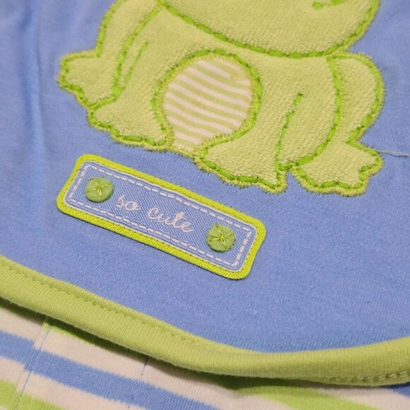 Carter’s ✦ Baby Sleep & Play ✦ 3M Striped Footie + Frog Bib Cotton Outfit NWT - Picture 7 of 9